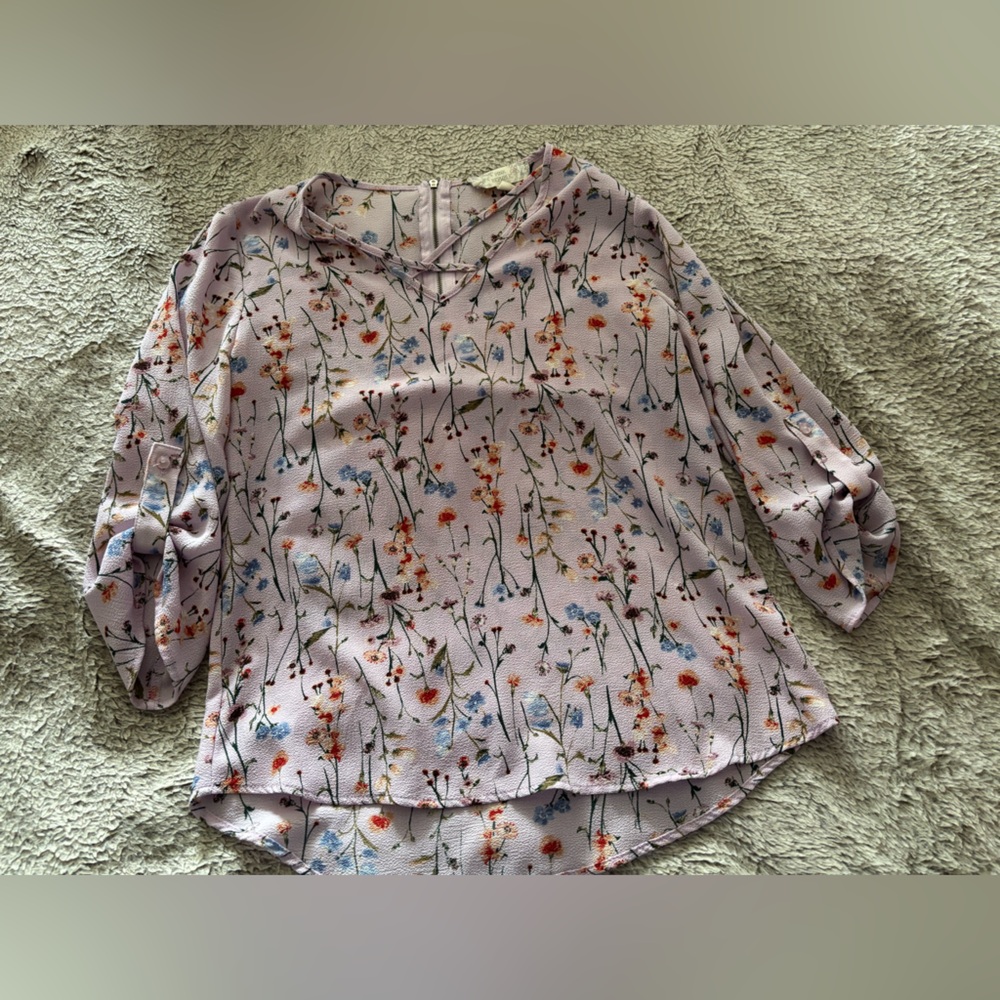 Lilac floral blouse size x-small